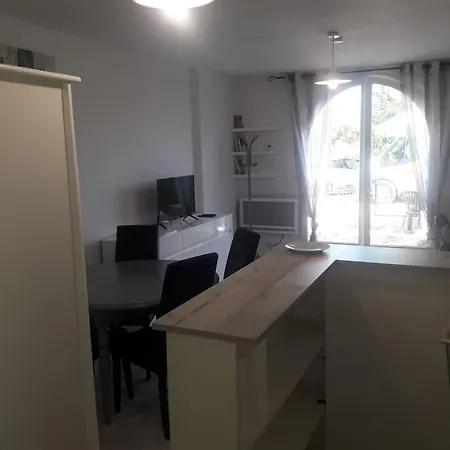 Appartement Dans Les Vignes Varoises Brue-Auriac Exterior foto